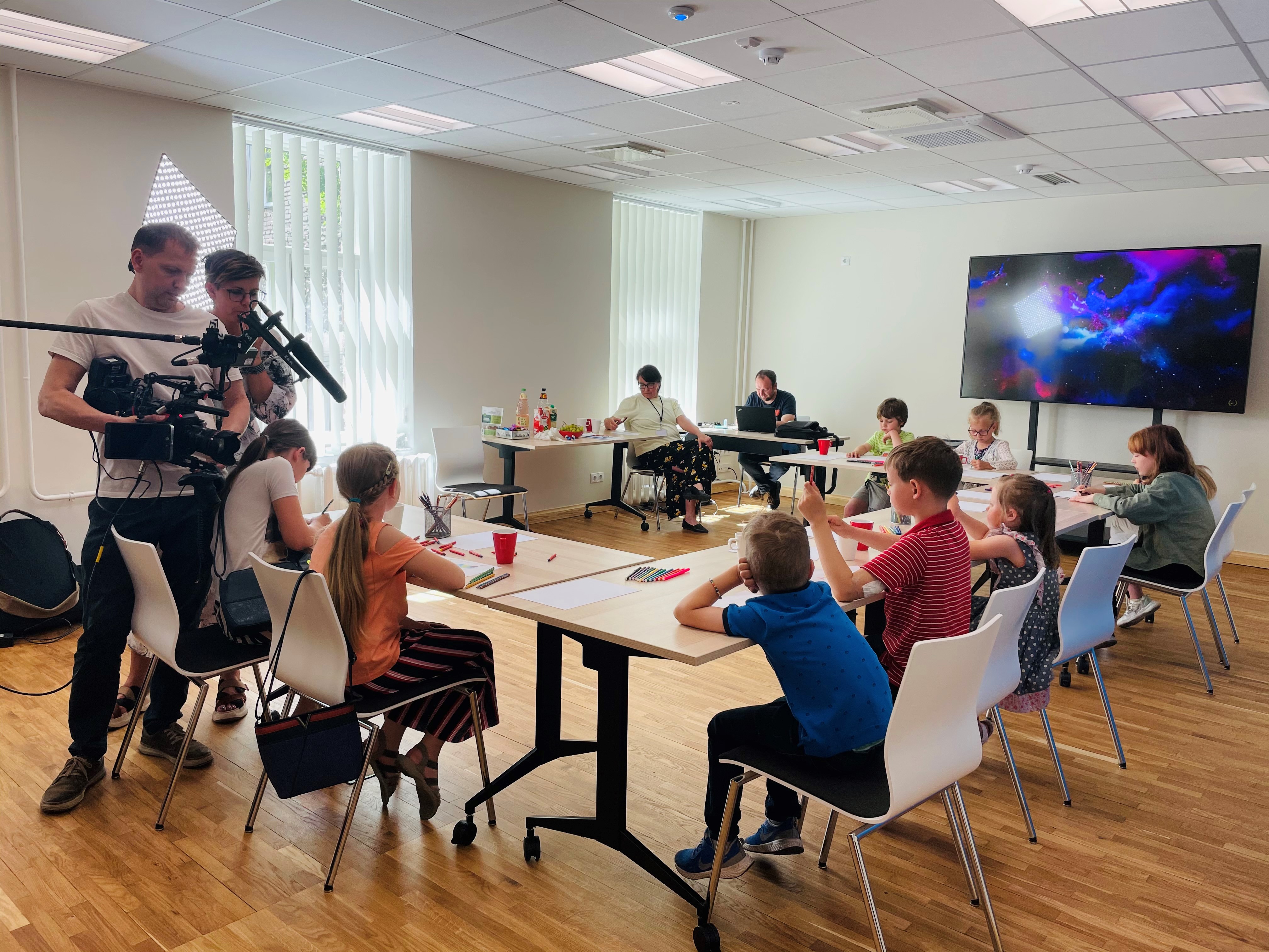 Children with extremely flying fantasy paid a visit to the Estonian Patent Office